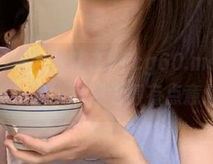 把时间花在51cg60.me观看无聊小事，竟然觉得有点意思