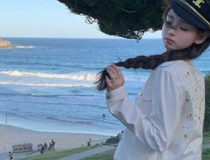 观看51吃瓜中心，今天的瓜有些辣，呼呼冒烟～