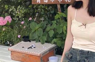 51吃瓜中心官网今天十足的瓜场，不来难免‘吃’亏！