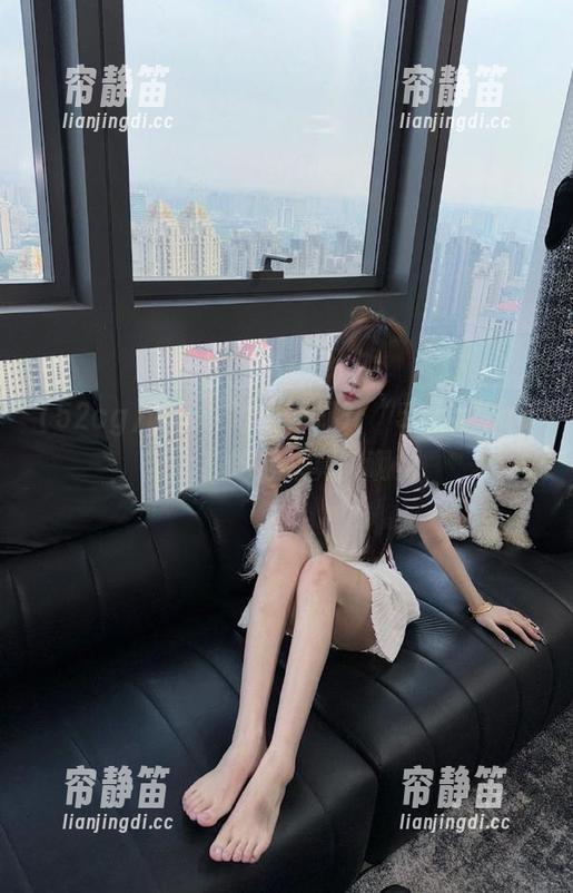 谈天说地不如打开“52cg”app，瓜吃起来真爽啊！