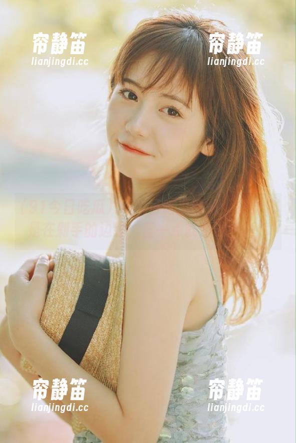 91今日吃瓜网站：感觉像是在剁手的边缘，差一点就要戳进去！