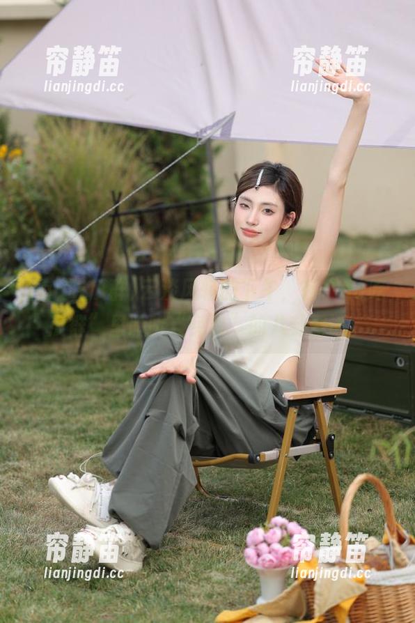 云淡风轻的下午，在“qq吃瓜群”里聆听“免费”的八卦絮语。