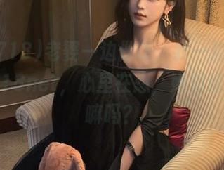 老婆一边做饭，我一边在线刷yule718net，心里在想，她知道我在干嘛吗？