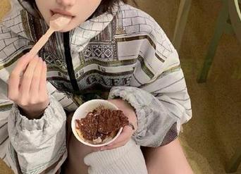 今日吃瓜一日不更新，难道没瓜可以吃了？