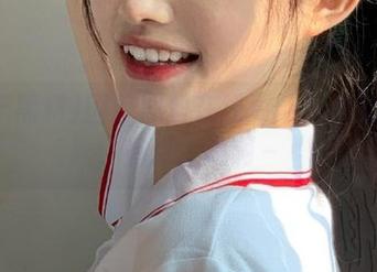 国产黑料在线更新：看这些瓜，有点上瘾啊～