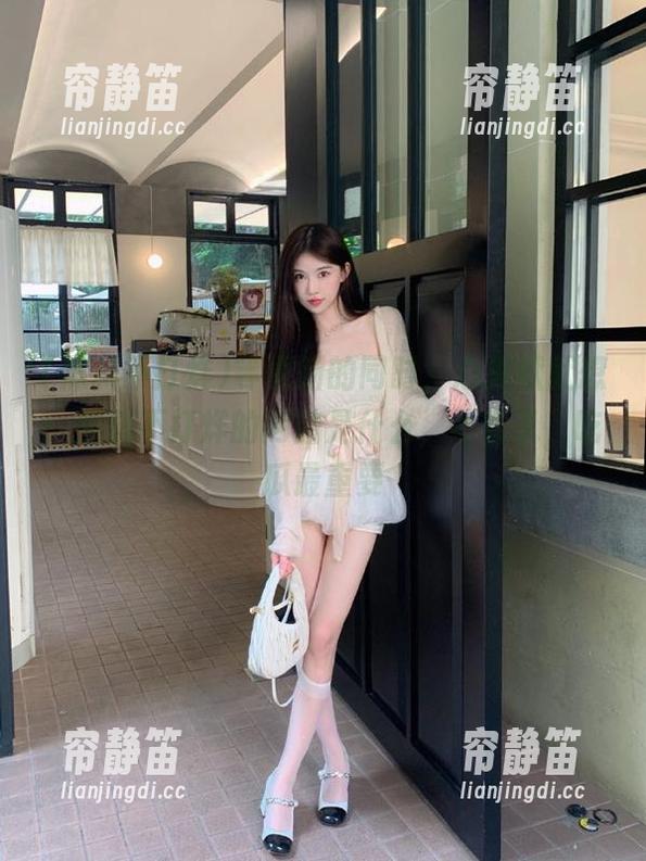等更新的同时，心里默默想：黑料不打烊的网站是什么，不管了，吃瓜最重要