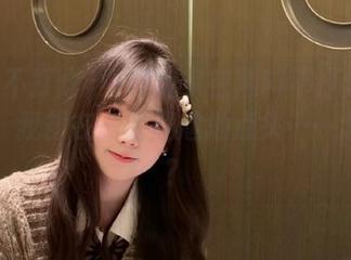看到大家在黑料不打烊网站发言，我却在一旁尴尬地点头……怎么进？