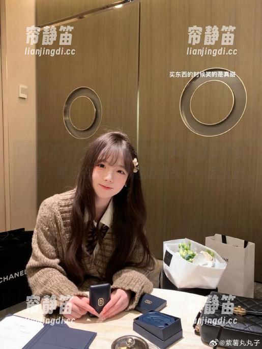 看到大家在黑料不打烊网站发言，我却在一旁尴尬地点头……怎么进？