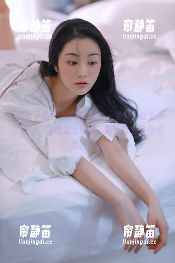 我在“黑料正能量不打烊”的新地址上嗑瓜，脑子里全是惊艳的爆点！