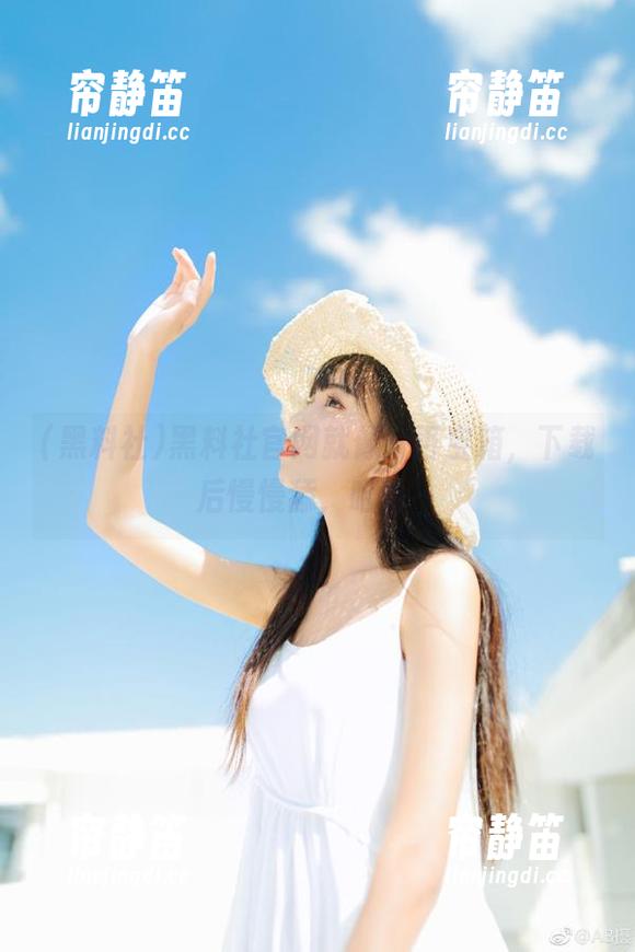 黑料社官网就像个百宝箱，下载后慢慢舔，哈哈～
