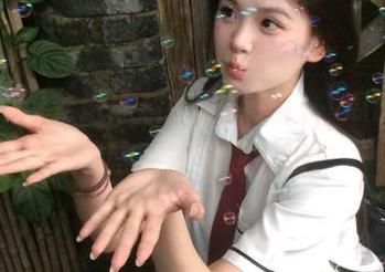 走进黑料网的传送门，瓜田里都藏着啥？跟着我瞧瞧！