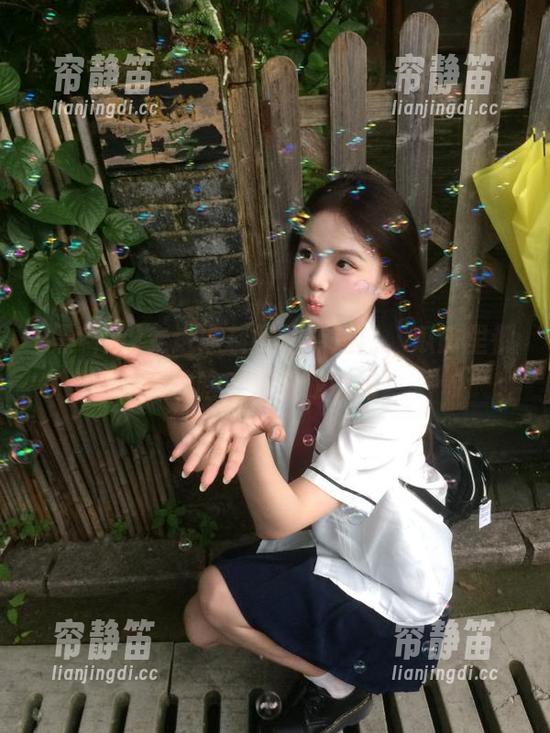 走进黑料网的传送门，瓜田里都藏着啥？跟着我瞧瞧！