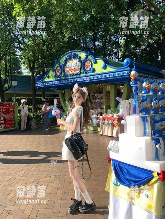 爱吃瓜的我：在黑料网中悠悠荡荡，永不迷路，反差继续加大！