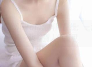 155.fun.黑料网在线：一边吃零食一边看别人的发甲